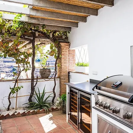 Luxurious In Tamango Hill Villa